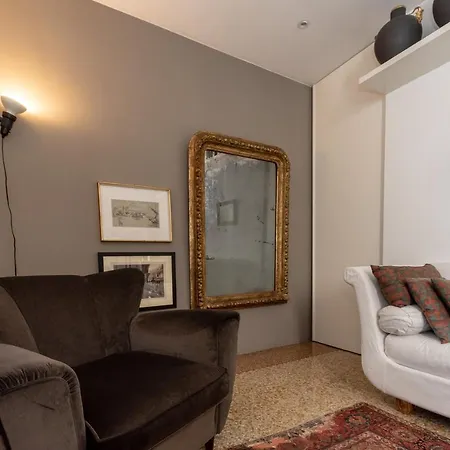 Vivaldi Apartment Venice