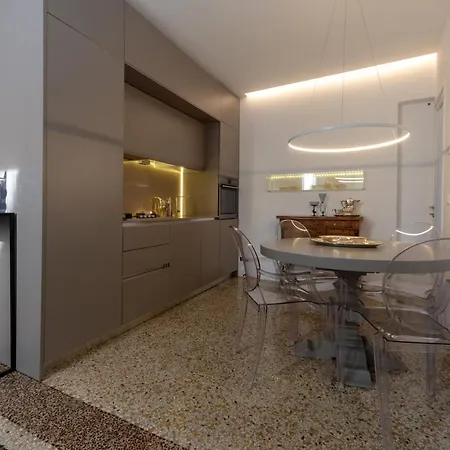 Vivaldi Apartment Venice