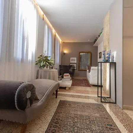 Vivaldi Apartment Venice