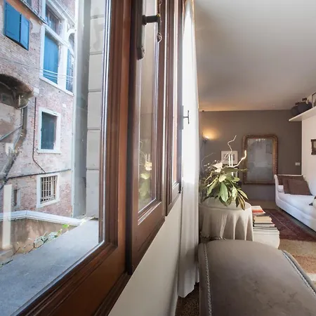 Vivaldi Apartment